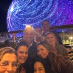 Lavínia Vlasak Instagram - Postando depois de curtir horrores nos EUA 🇺🇸 Agora com vcs Las Vegas!🎰🎲🃏 1- Cheguei 🤪 2- Com a galerinha 😎 3- Chinese food ❤️ 4- Malhei 💪🏻 5- Sphere U2 concert 🎤 6- Dj antes do show 🪩 7- Fiz amigos 👯‍♂️ 8 - Fui no show da Madonna🎶 Ufa! Mostro um pouquinho dos shows amanhã! Cansei… 🙈 #curtaagoraepostedepois #lasvegas #u2 #madonna