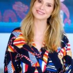 Lavínia Vlasak Instagram - Que tal começarmos a semana com otimismo?! Faz bem pra você e para quem está a sua volta! #Boasemana ❤️