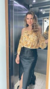 Lavínia Vlasak Instagram - Does anyone want to dance? It’s friday! Lookinhos para um sextou dançante 💃🪩🕺🏻 #sextou #dance #look