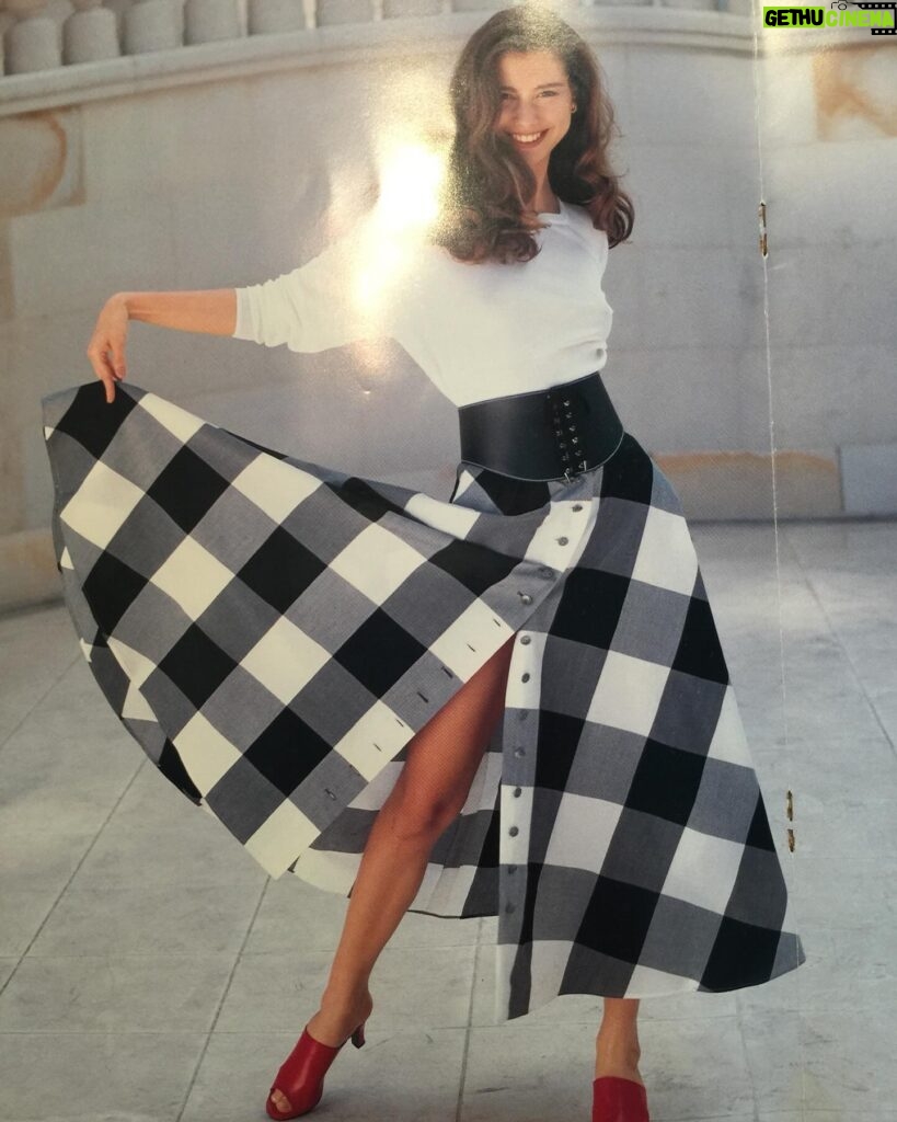 Lavínia Vlasak Instagram - Um lindo trabalho para a Dior no nosso #tbt de hoje! #Dior #bestskirt 🎈🎈🎈