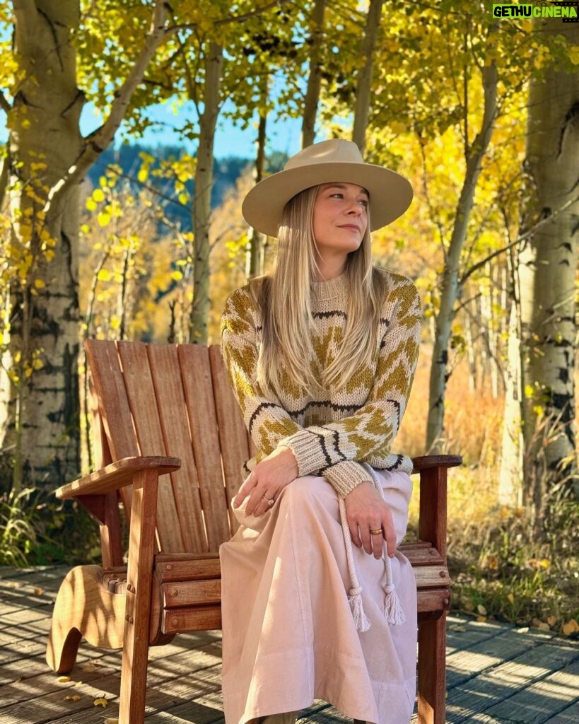 LeAnn Rimes Instagram - montana magic 🍂 outfit @thisisthegreat_