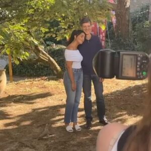 Leïla Bekhti Instagram - Toujours très concentrée au @ffangouleme 🧐
.
C’EST MON HOMME au cinéma le 18 janvier