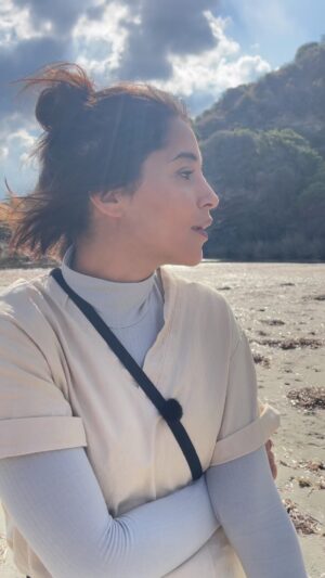 Leïla Bekhti Instagram - LE FLAMBEAU ce soir sur @canalplus mais en attendant … 
.
@laura_felpin , journaliste pour « 6 à 7 » (anciennement appelé « 7 à 8 » ) m’a suivi sur le tournage. 
C’était merveilleux . Merci. 😂