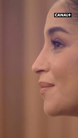 Leïla Bekhti Instagram - Oui je confirme, ma famille pourrait avoir une cérémonie à elle toute seule 💘🥹💘
.
A ce soir @academiedescesar , j’en profite pour féliciter TOUS les nommé(e)s 
et mes respects les plus sincères au président @taharrahimofficiel . Cordialement .