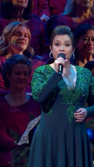 Lea Salonga Instagram - Filipino musician Felipe Padilla de Leon wrote “Payapang Daigdig” as a way to find peace and hope amidst the chaos and devastation that the city of Manila faced in the wake of World War II.

It’s Tony Award-winning Disney and Broadway star @msleasalonga favorite holiday song and one of the many magical moments from the 20th televised year of the “Christmas with the Tabernacle Choir” special. Join this year’s guest artist on a backstage tour of our annual Christmas production, now streaming on the @pbs app. Link in bio.