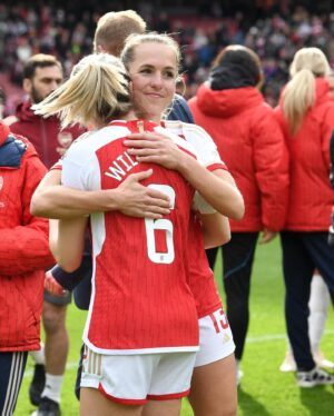 Leah Williamson Instagram - No words will ever explain what that reception meant to me today😣 
North London is 🔴🔴🔴🔴🔴🔴🔴🔴🔴🔴