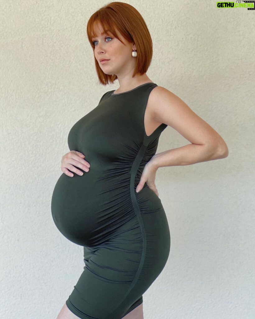 Leanna Decker Instagram - New hair happiness 🥰 Swipe for a #bumpdate Thank you @seminikole @marmaladesalonandboutique for bringing my #sassybobcut vision to life ✨ #pregnancy #pregnancyjourney #boymom #33weekspregnant #thirdtrimester #blanqigirls