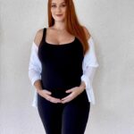 Leanna Decker Instagram – Bumpin in my @bumpsuit 🖤 

Use code BUMP25 for 25% off from now until Monday ✨

#pregnancy #maternityfashion #momtobe