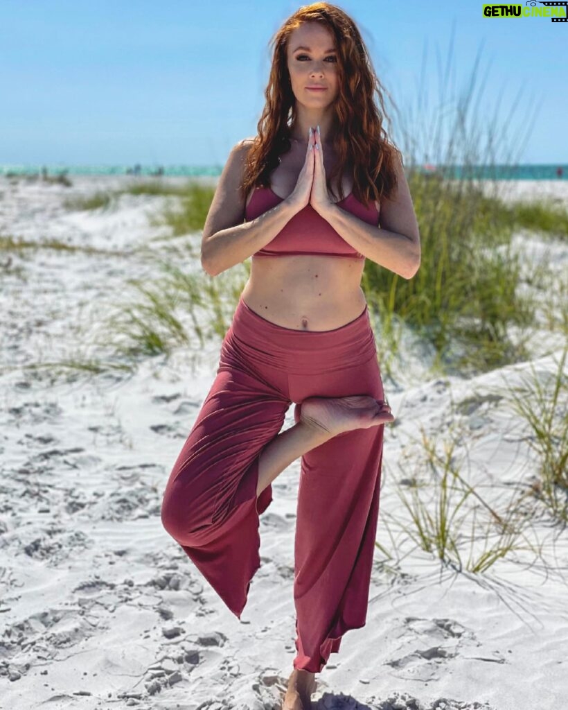 Leanna Decker Instagram - Anchoring in trust ✨ #halflotustreepose #lotus #yoga #yogapractice #prenatalyoga #pregnancyjourney #beachyoga