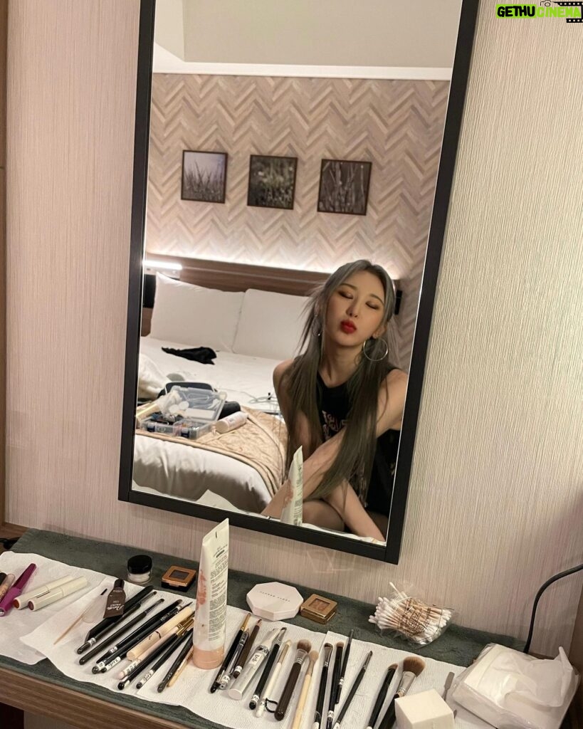 Lee Chae-yeon Instagram - 💋