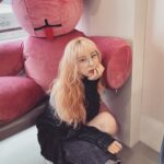 Lee Chae-yeon Instagram - 내 머리카락 뽂뽂뽂음밥