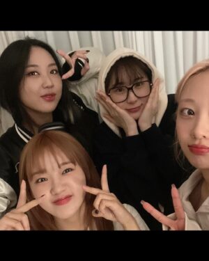 Lee Chae-yeon Instagram - 2022 안녕👋🏻