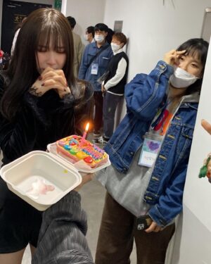 Lee Chae-yeon Instagram - 2022 안녕👋🏻
