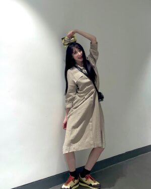 Lee Chae-yeon Instagram - 아몬드쪼꼬볼 룩
