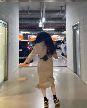 Lee Chae-yeon Instagram - 아몬드쪼꼬볼 룩