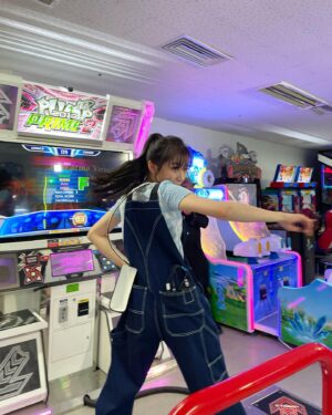Lee Chae-yeon Instagram - 말 안듣게 생긴 날🕹👾🎮