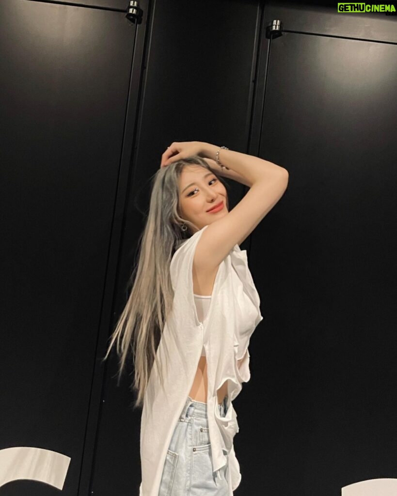 Lee Chae-yeon Instagram - またあおね😭🤍