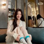 Lee Chung-ah Instagram - Yoon Si-Hyeon 🧦 채희 아가씨 오시기 전의 평화 #Celebrity #Episode7 @netflixkr