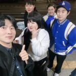 Lee Gook-ju Instagram - 즐거운 주말 오랜만에 대학로에서 @s_h1210 아우 공연 보기 #나의ps파트너 . 월요일 아침에 맛있게 해장 테니스 치려고 모여서 한잔!!!! 과연 다 나왔을까???ㅋㅋㅋㅋㅋㅋ . 현실은 빨리 해장국 먹고 싶다!!