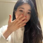 Lee Hae-ri Instagram – 요즘 내 출근 유니폼 
그리고 엄마 발이 포근한 
내사랑 바부🤎