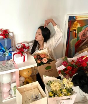 Lee Ho-jung Instagram - 생일 축하해주신 분들 다 너무 감사합니다 ☺️ 새해 복 많이 받으세요 🥰
