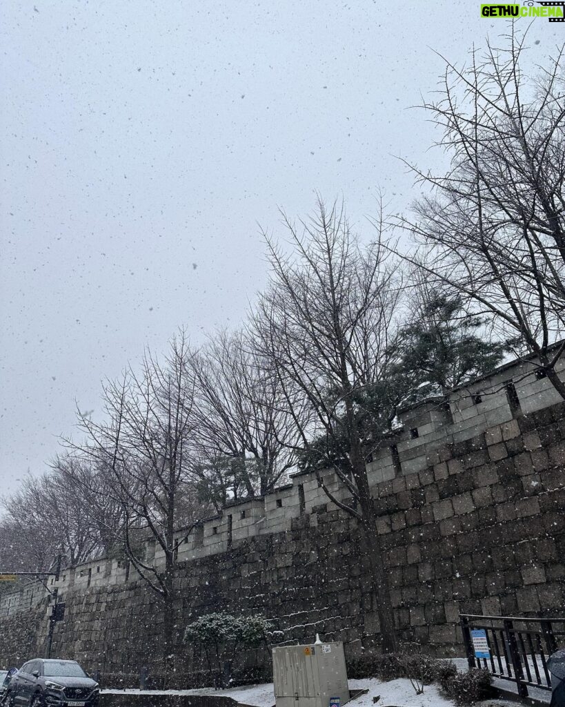 Lee Hyo-ri Instagram - 서울에 눈이 많이내려요. 여러분 춥지 마세요. 다음주에 또 올깨요
