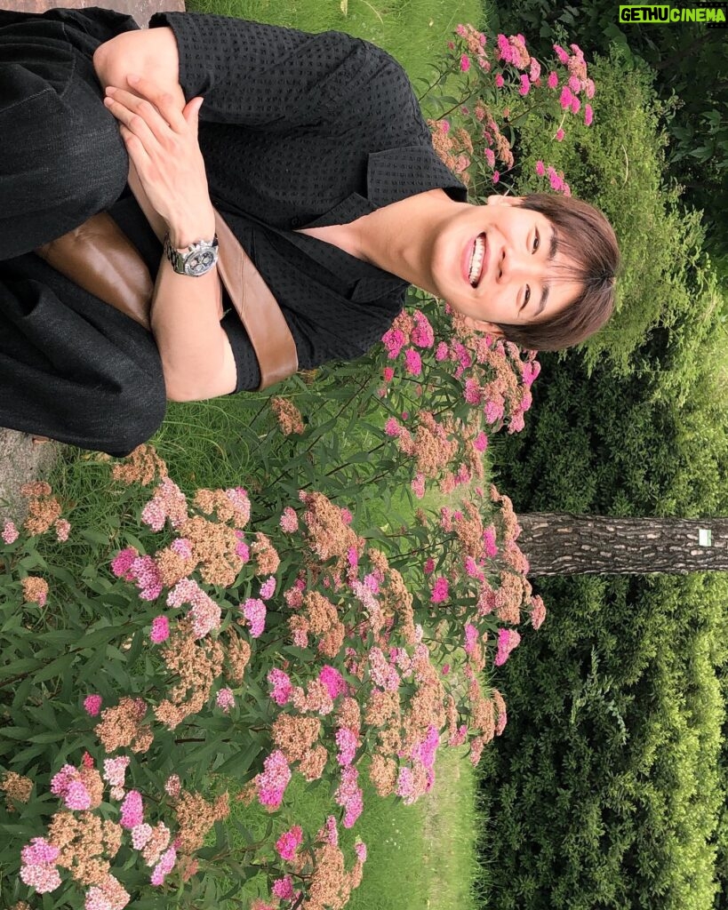 Lee Hyun-woo Instagram - 초록색 하루🌱