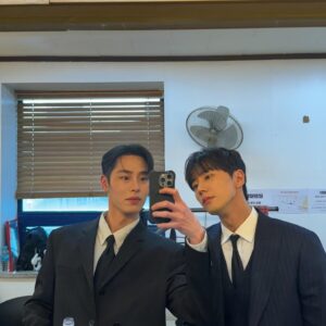 Lee Jae-wook Instagram - 💙