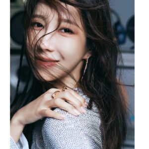 Lee Ji-ah Instagram - ❤️ L’officiel