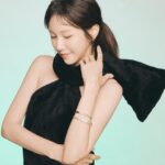 Lee Ji-ah Instagram - Happy Holidays with Tiffany! #TiffanyAndCo #ATiffanyHoliday 🎄🎁🧸 #티파니앤코 #티파니홀리데이 @tiffanyandco