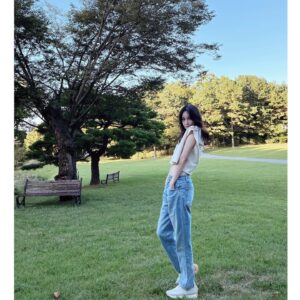 Lee Ji-ah Instagram - 😛💨☀️