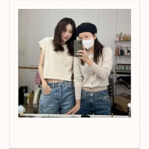 Lee Ji-ah Instagram - 😛💨☀️