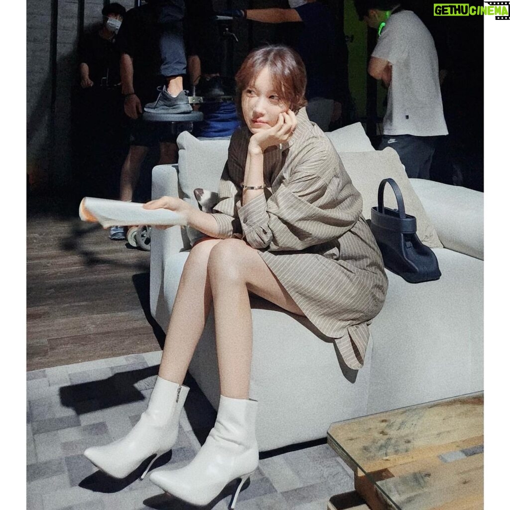 Lee Ji-ah Instagram - 🎬🎥 #끝내주는해결사 #김사라