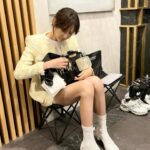 Lee Ji-ah Instagram - #끝내주는해결사 #사라킴 😎 #jtbc #queenofdivorce #viu 진주메이크업백 🤣