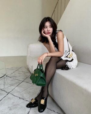 Lee Ju-bin Instagram - 🖤 💚🖤
@ferragamo #페라가모