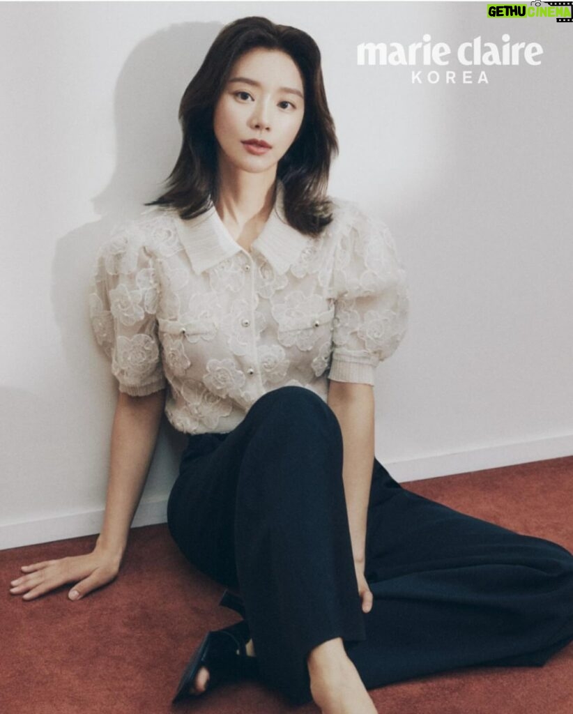 Lee Ju-bin Instagram - MINE X marieclaire 봄의 설레임과 함께한 행복한 촬영이었습니다💚💜 #마인 #마리끌레르코리아