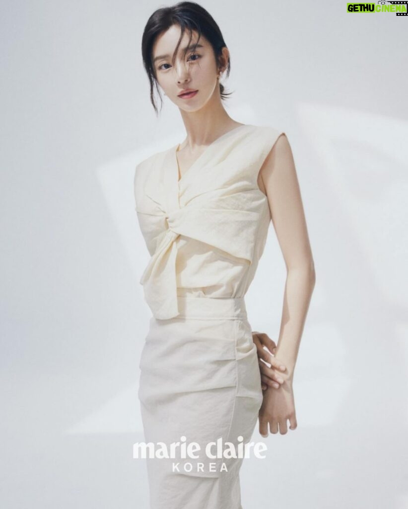 Lee Ju-bin Instagram - MINE X marieclaire 봄의 설레임과 함께한 행복한 촬영이었습니다💚💜 #마인 #마리끌레르코리아