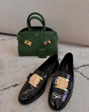 Lee Ju-bin Instagram - 🖤 💚🖤
@ferragamo #페라가모