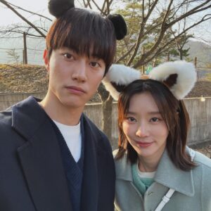 Lee Ju-bin Instagram - 세상에서 제일 멋있는 놈이야 #눈물의여왕