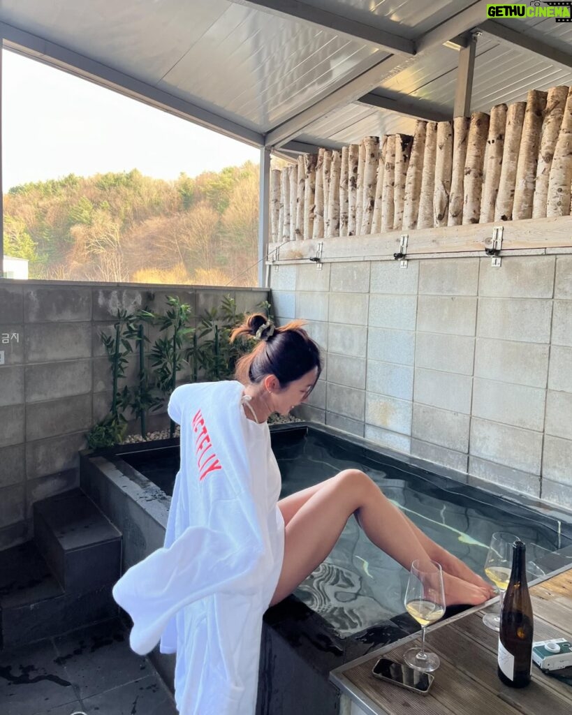 Lee Ju-bin Instagram - 매일이 즐겁다아🥳