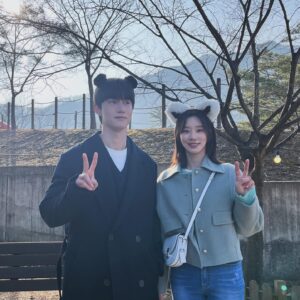 Lee Ju-bin Instagram - 세상에서 제일 멋있는 놈이야 #눈물의여왕