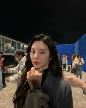 Lee Ju-bin Instagram - 종이의집<공동경제구역> 파트2가 공개됐습니다. 미선이 아니 스톡홀름 안녕! 덴버씨도 안녕! 행복해야해❤️❤️❤️❤️❤️❤️❤️