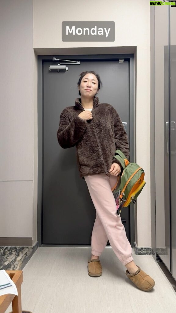 Lee Mi-do Instagram - 일주일 등하원룩 Mom’s style for school attendance #애낳기전엔정장입고 #등하원시키는줄알았지