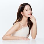 Lee Min-jung Instagram - @mastina_official #매스티나 #앰플 을 써보면 정말 이름 매스티나 6hours 에 맞게 자고 일어나면 다크스팟들이 연해지는걸 느껴요… 매일 매일 쓰면 점점 연해지다가 어두운곳들이 다 없어지겠죠? ^^ #매스티나식스아워스앰플플러스