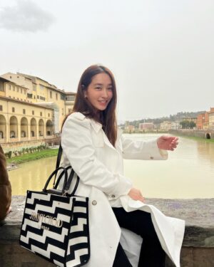 Lee Min-jung Thumbnail - 23.6K Likes - Top Liked Instagram Posts and Photos