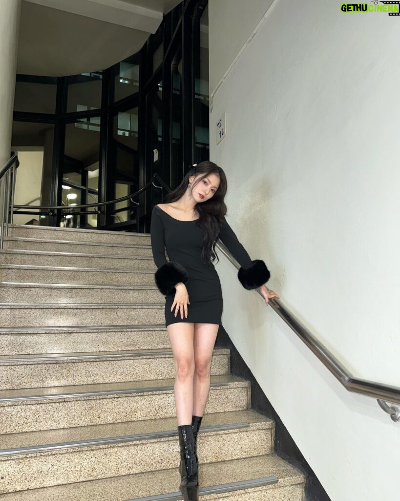 Lee Na-gyung Instagram - 🖤🩷