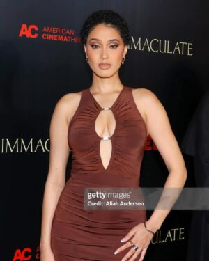 Lee Rodriguez Thumbnail - 54.3K Likes - Most Liked Instagram Photos