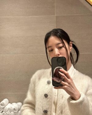 Lee Se-young Thumbnail - 109.9K Likes - Most Liked Instagram Photos