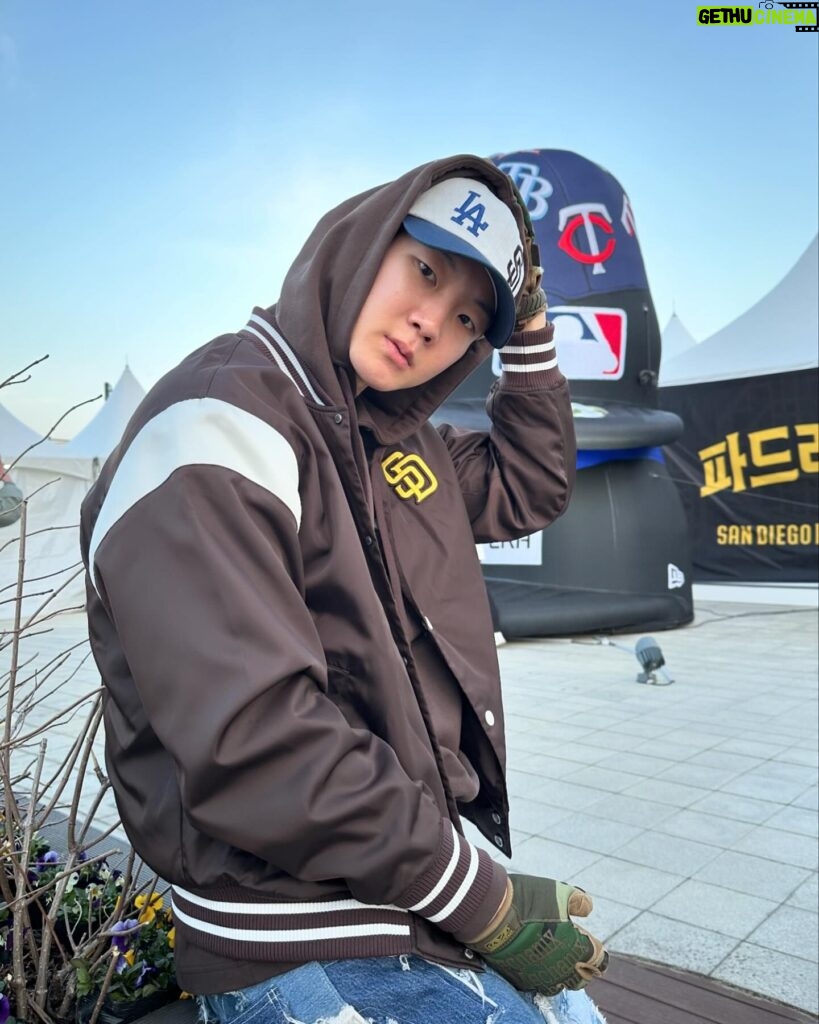 Lee Seung-hoon Instagram - MLB world tour seoul series⚾️ #ladodgers #sdpadres