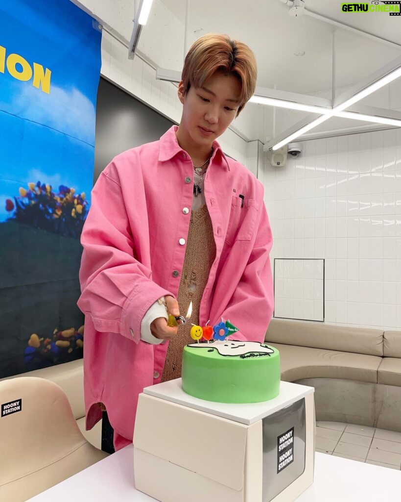 Lee Seung-hoon Instagram - OK?🥳🎂#230111